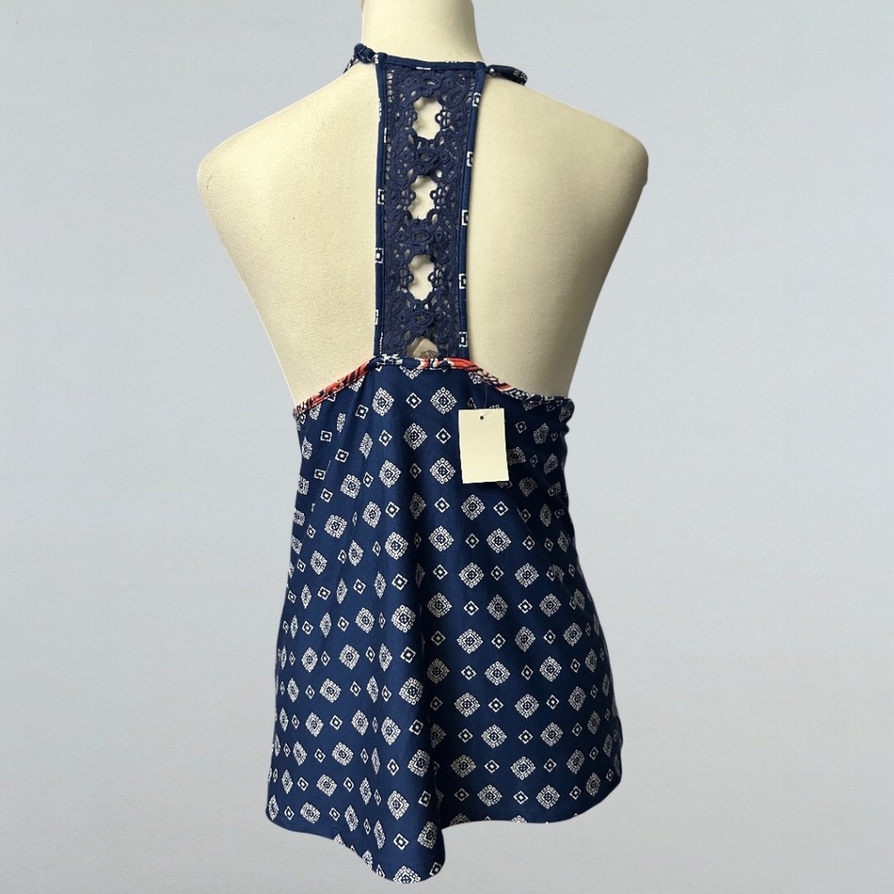 NWT. In Bloom Women’s Razorback Tunic - Picture 3 of 4